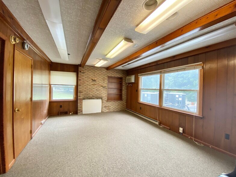 More Photos Of 915 N Hanover St, Elizabethtown Medical For Sale