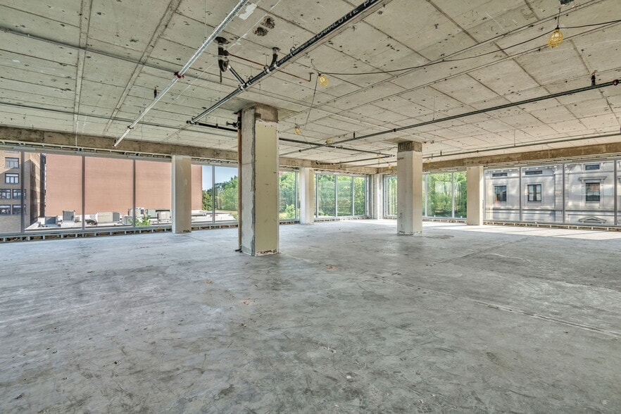 More Photos Of 607 Market St, Knoxville Office For Sale