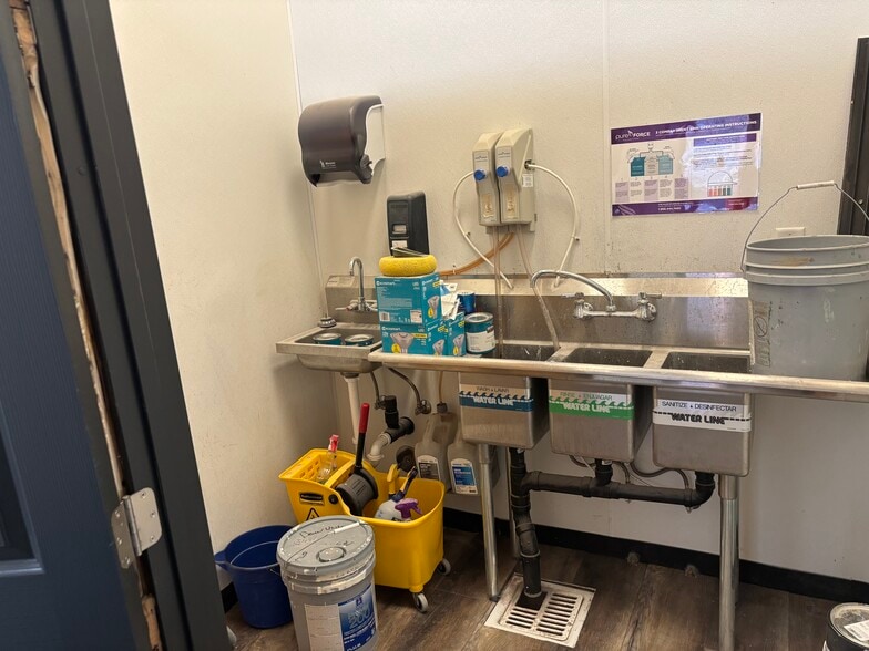 More Photos Of 109 N Leroux St, Flagstaff Storefront For Lease