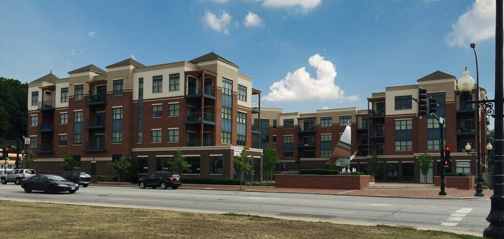 More Photos Of 1 N Main St, Algonquin Apartments For Lease