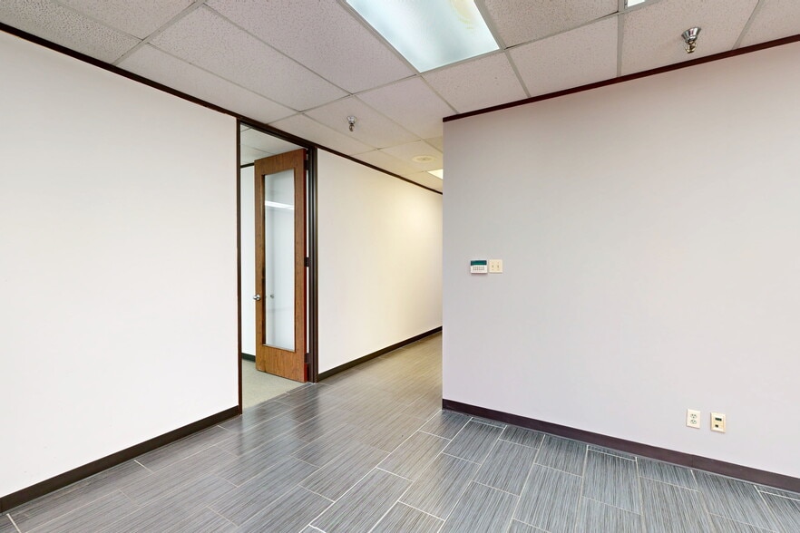 More Photos Of 9001 Jameel Rd, Houston Unknown For Lease