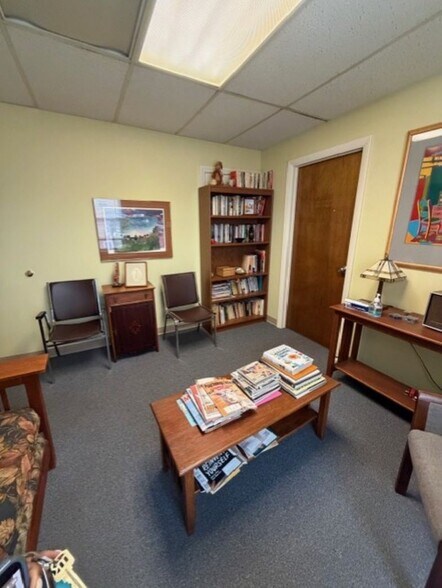 More Photos Of 17 Oakwood Ave, West Hartford Industrial For Lease