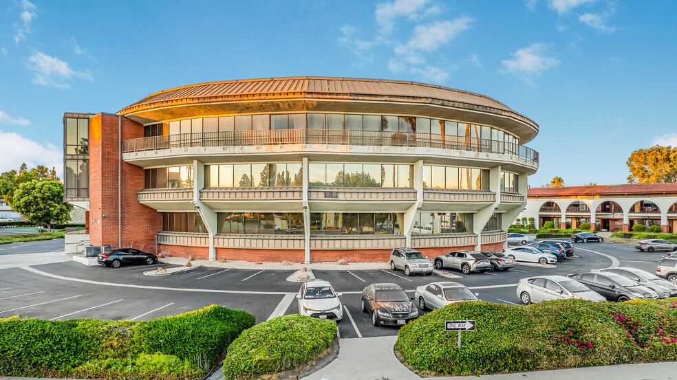 More Photos Of 540 N Golden Circle Dr, Santa Ana Office For Lease