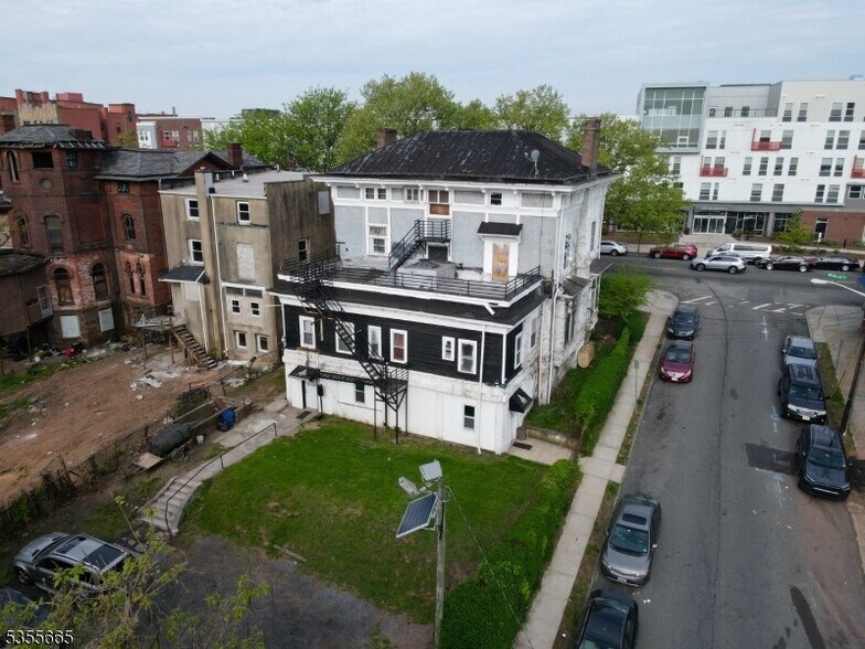 More Photos Of 692 Dr Martin Luther King Jr Blvd, Newark Office For Sale