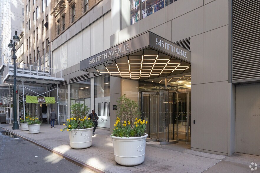 More Photos Of 545 Fifth Ave, New York Office For Lease