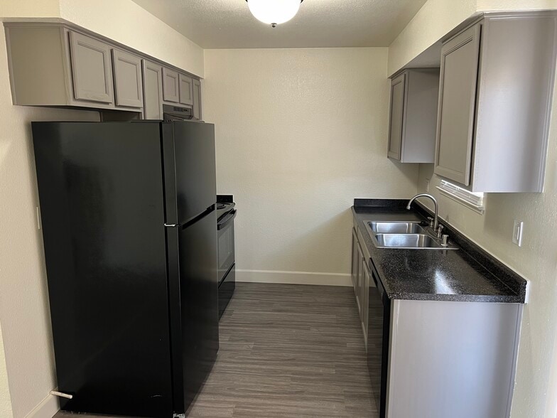 More Photos Of 5145 E Lane Ave, Fresno Apartments For Sale