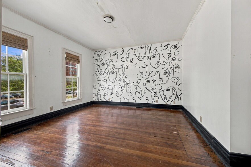 More Photos Of 321 29th Ave N, Nashville Office Residential For Sale