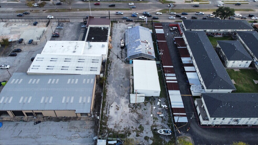 More Photos Of 10540 S Post Oak Rd, Houston Office For Lease