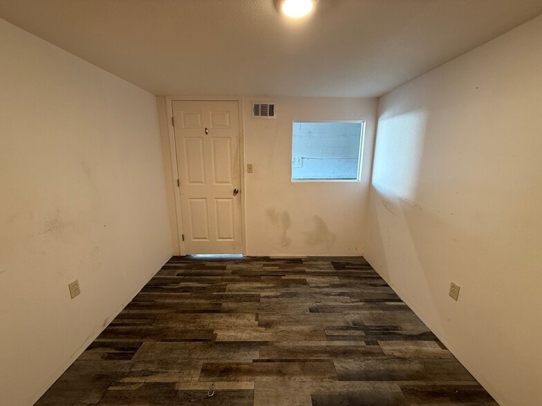More Photos Of 1717 W Kennedy Blvd, Tampa Warehouse For Sale