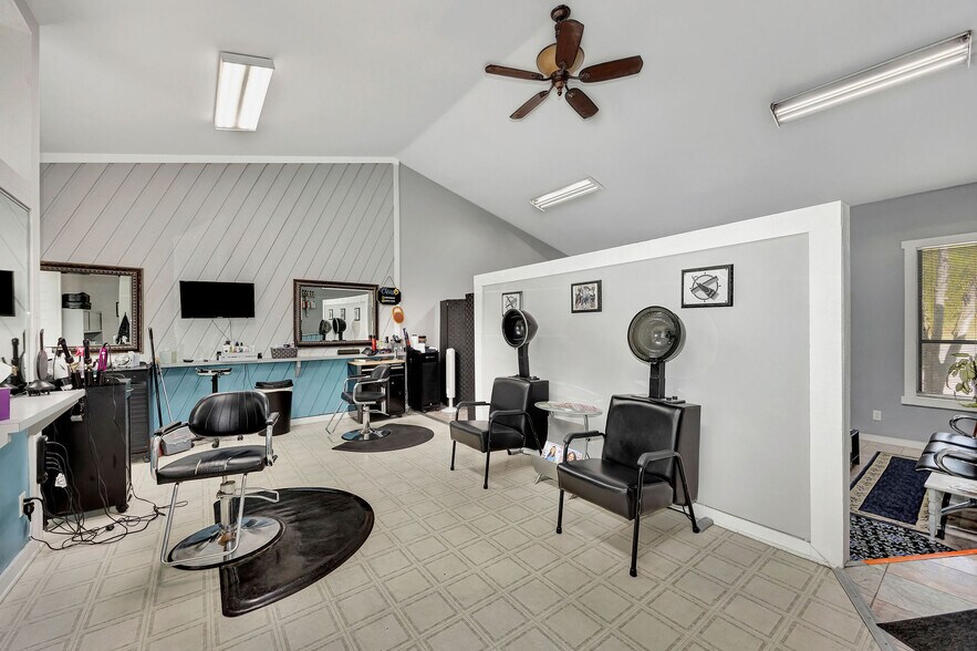 More Photos Of 1188 Pyramid Hill Blvd, Hamilton Flex For Sale