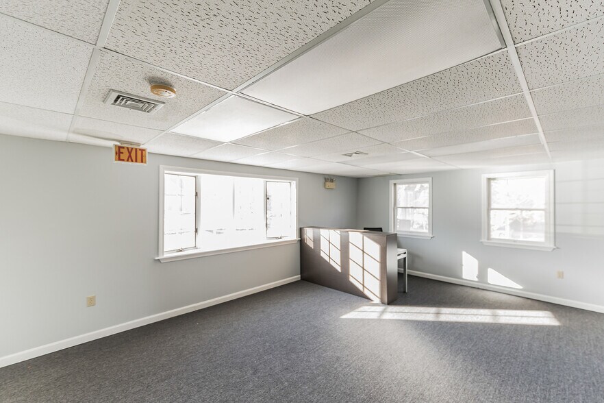 More Photos Of 34 Academy Hill Rd, Plainfield Office For Sale