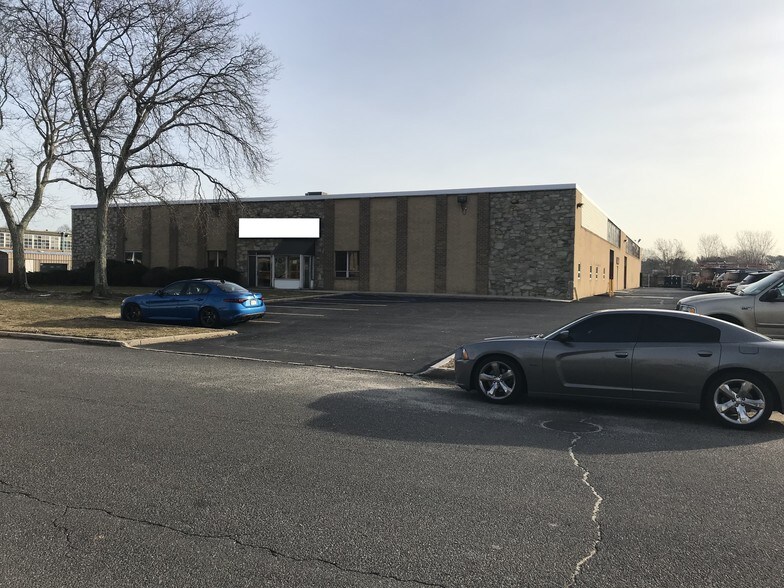 Primary Photo Of 70 Mall Dr, Commack Office For Lease