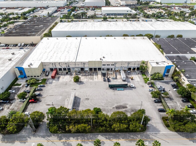 More Photos Of 12860-12864 NW South River Dr, Medley Warehouse For Lease