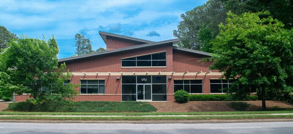 More Photos Of 951 Heather Park Dr, Garner Office For Lease