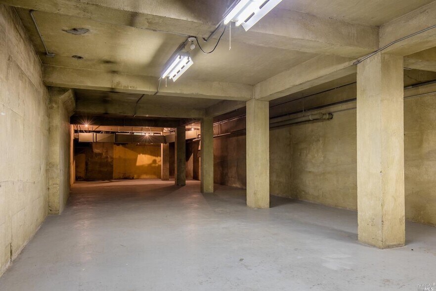 More Photos Of 224 N Oak St, Ukiah Office Residential For Lease