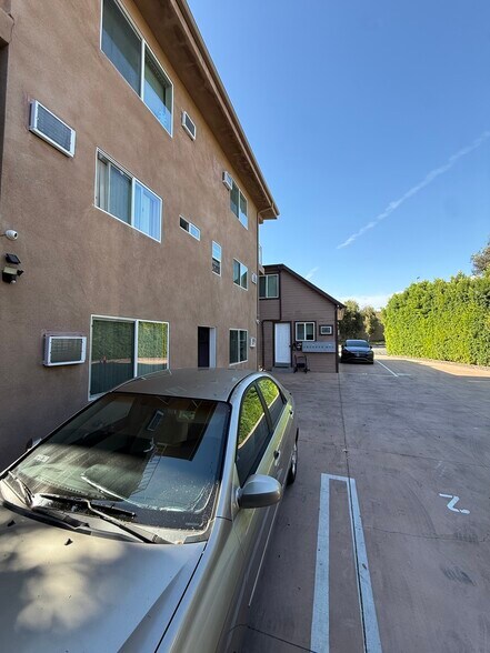 More Photos Of 1344 E Broadway, Glendale Apartments For Sale