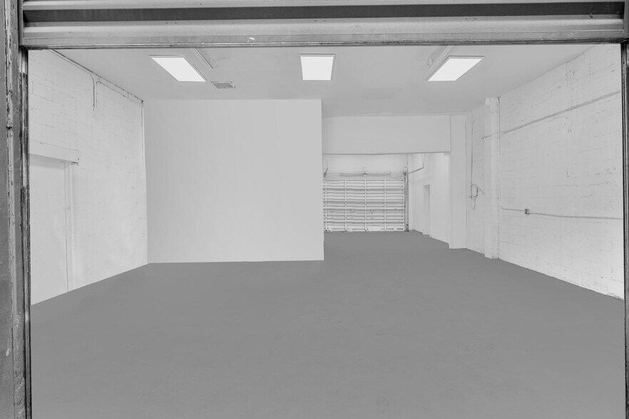 More Photos Of 570 NW 54th St, Miami Auto Repair For Lease