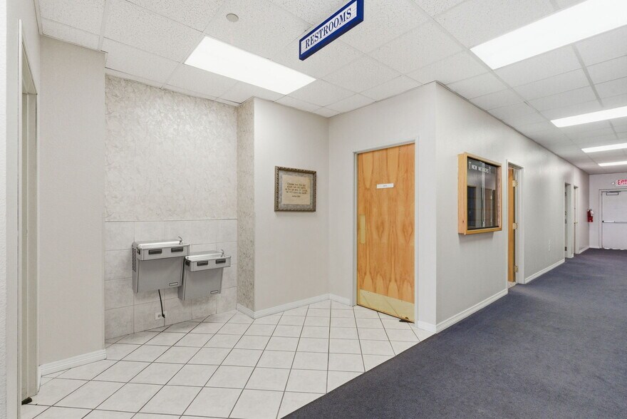 More Photos Of 129 Ranch House rd, Willow Park Specialty For Sale