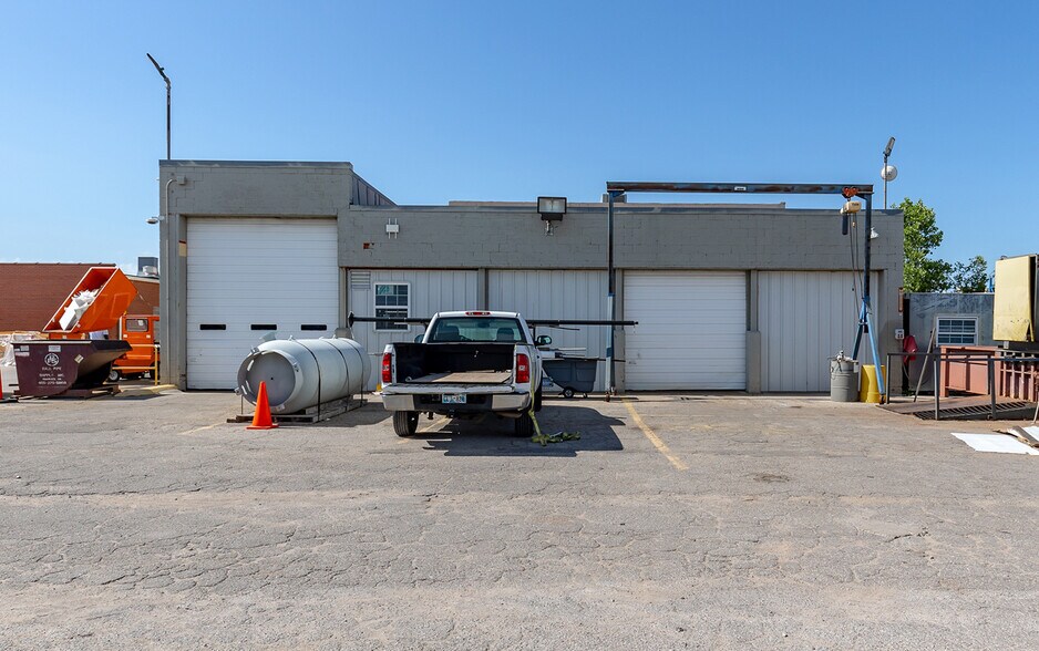 More Photos Of 50 NW 50th St, Oklahoma City Warehouse For Sale