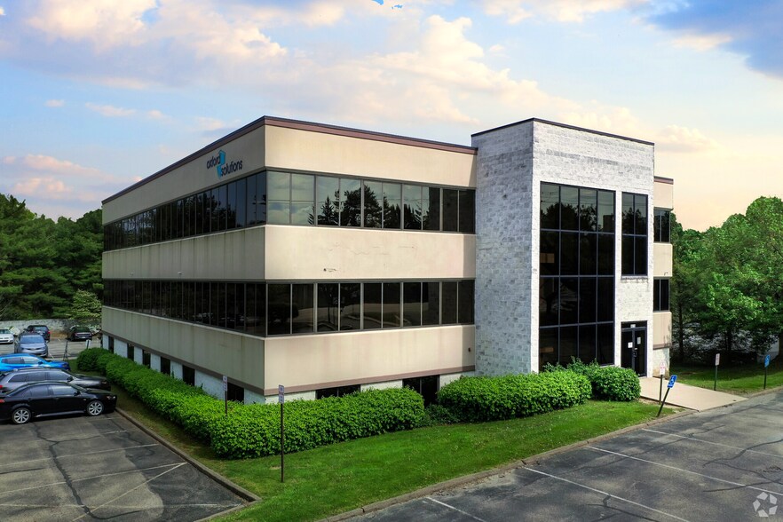 More Photos Of 9576 Perry Hwy, Pittsburgh Office For Lease