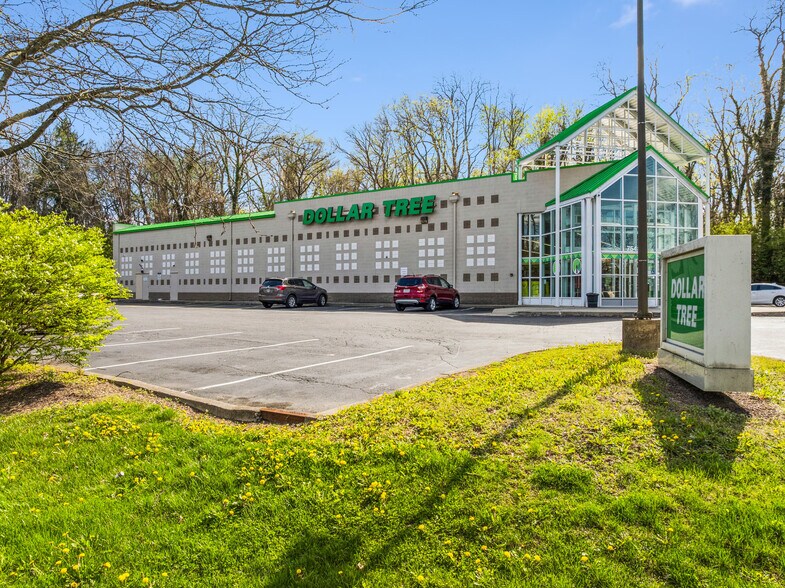 More Photos Of 7541 N Main St, Dayton Drugstore For Sale