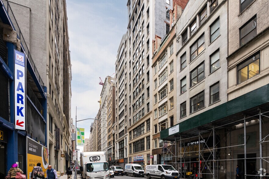 Primary Photo Of 19-21 W 36th St, New York Office For Lease