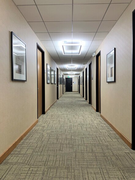 More Photos Of 18740 Ventura Blvd, Tarzana Medical For Lease