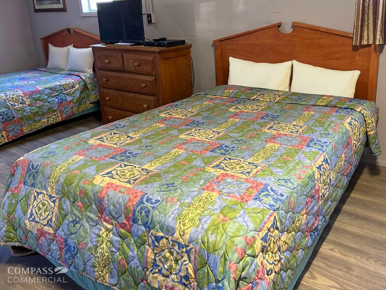 More Photos Of 109480 Highway 97 N, Chemult Hotel For Sale