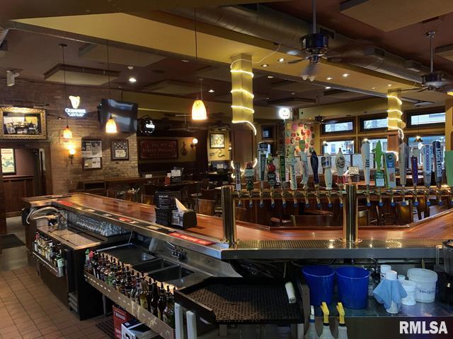 More Photos Of 2108 E 11th St, Davenport Restaurant For Sale