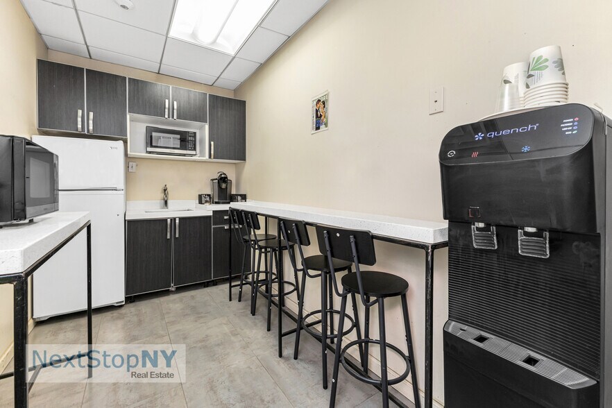 More Photos Of 70 W 36th St, New York Office For Sale