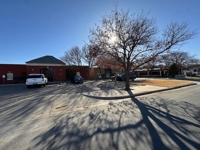 More Photos Of 3823 84th St, Lubbock Office For Sale