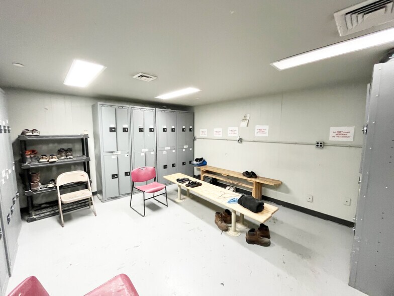 More Photos Of 3949 NW 36th St, Oklahoma City Manufacturing For Sale