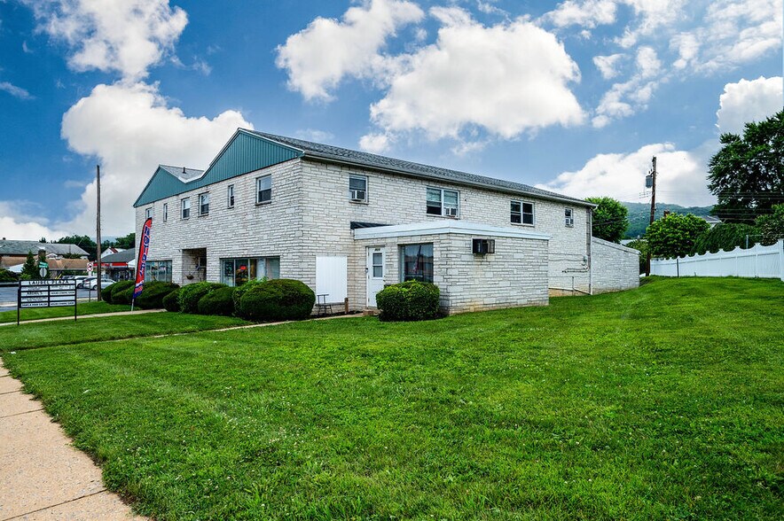 More Photos Of 3631 Kutztown Rd, Temple Storefront Retail Residential For Lease