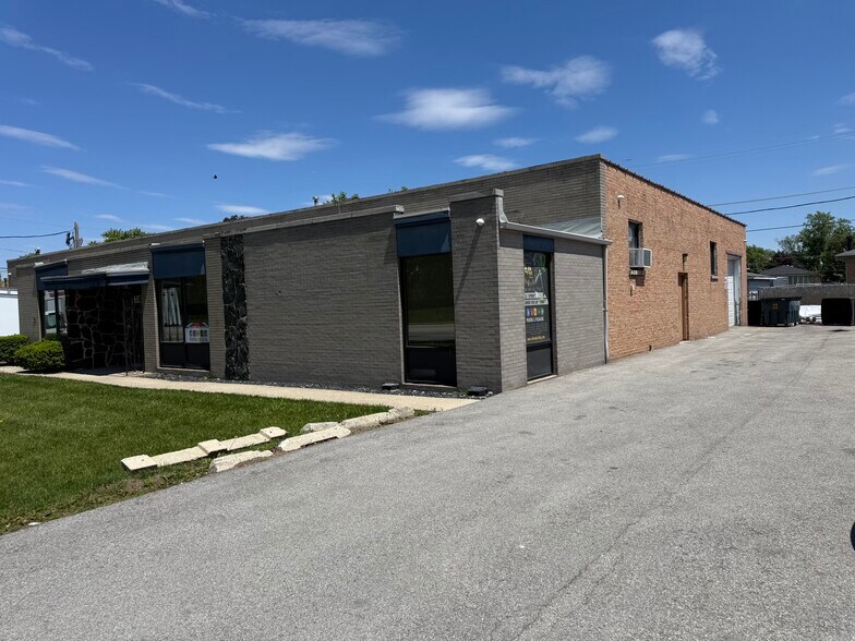 More Photos Of 7825 S Roberts Rd, Bridgeview Warehouse For Lease