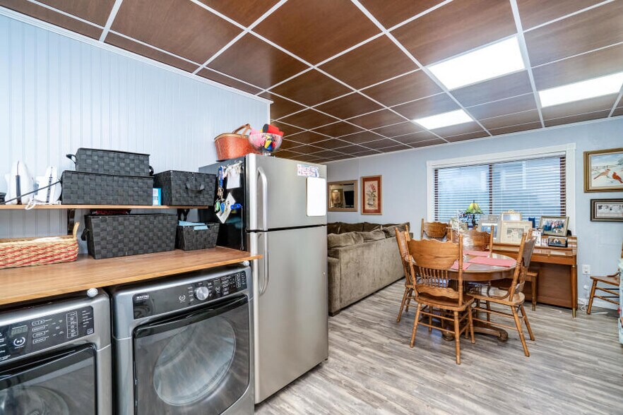 More Photos Of 2127-2129 W College St, Springfield Loft Creative Space For Sale