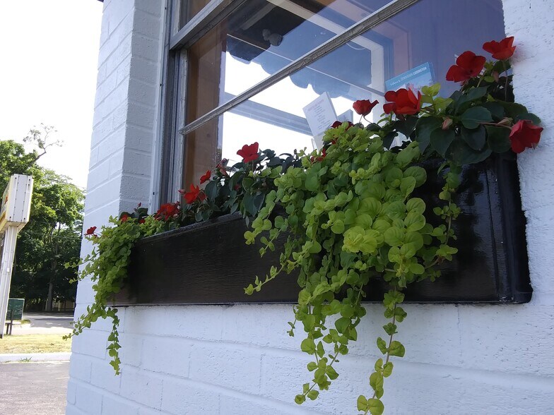 More Photos Of 520 Water St, Manistee Hotel For Sale