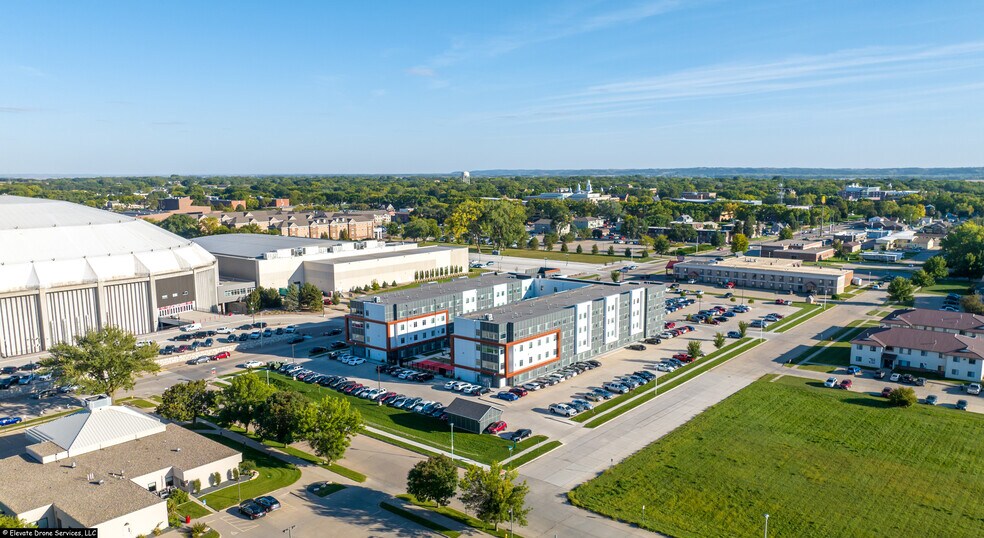 Primary Photo Of 1000 N Dakota St, Vermillion Apartments For Sale