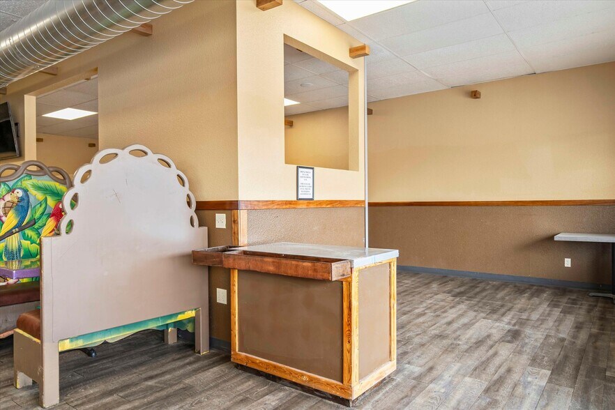 More Photos Of 205 Maple St, Overbrook Mixed Retail For Sale