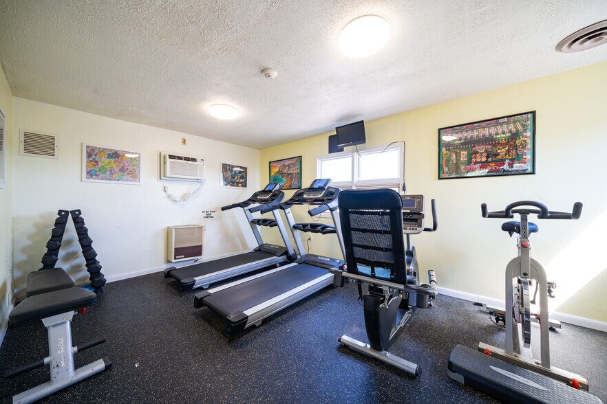 More Photos Of 17100 Van Aken Blvd, Cleveland Apartments For Sale