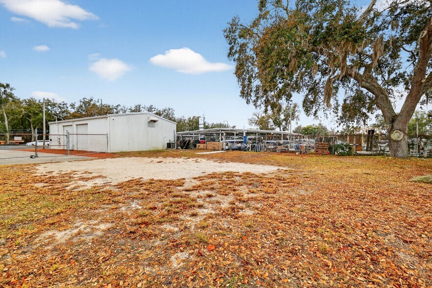 More Photos Of 1130 E North Blvd, Leesburg Freestanding For Lease