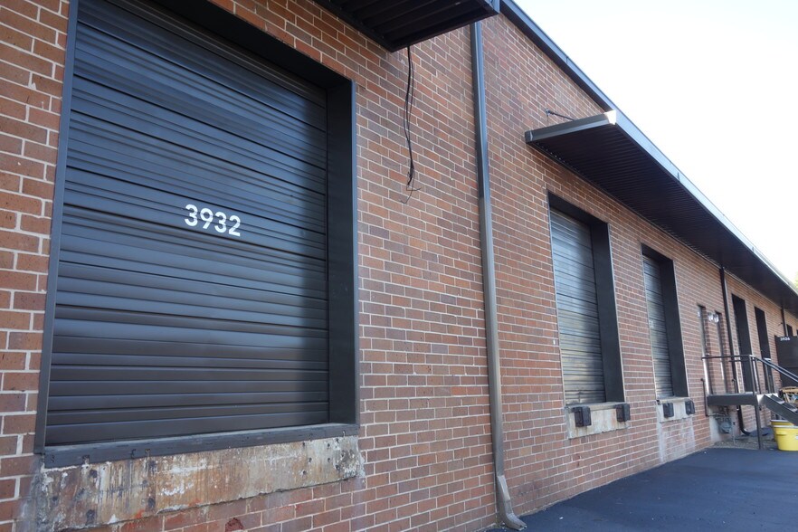 More Photos Of 3902-3916 Shirley Dr SW, Atlanta Unknown For Lease