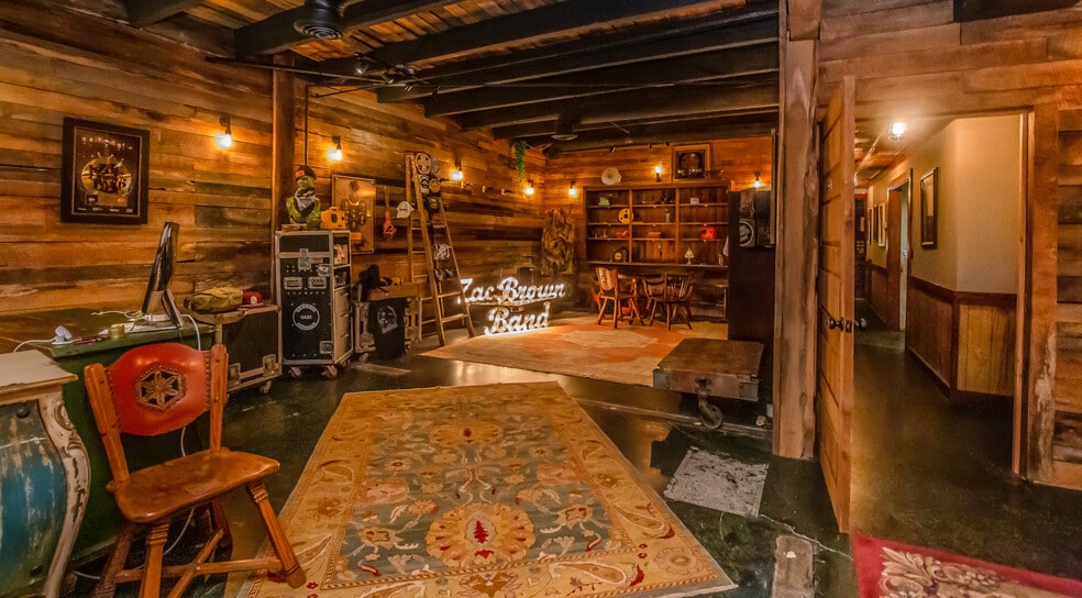 More Photos Of 114-116 17th Ave S, Nashville Office For Sale