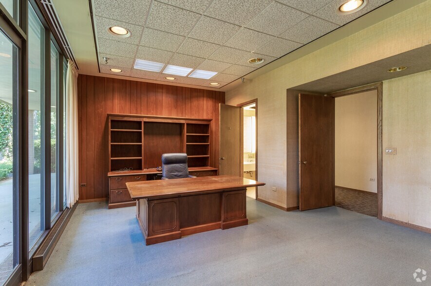 More Photos Of 458 Whitfield St, Fayetteville Manufacturing For Sale