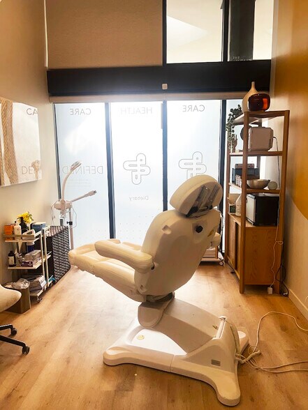 More Photos Of 2623-2627 N Clark St, Chicago Apartments For Lease