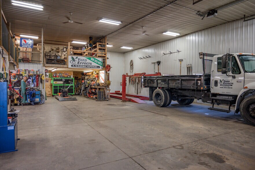 More Photos Of 1626 Academy St, Elroy Warehouse For Sale