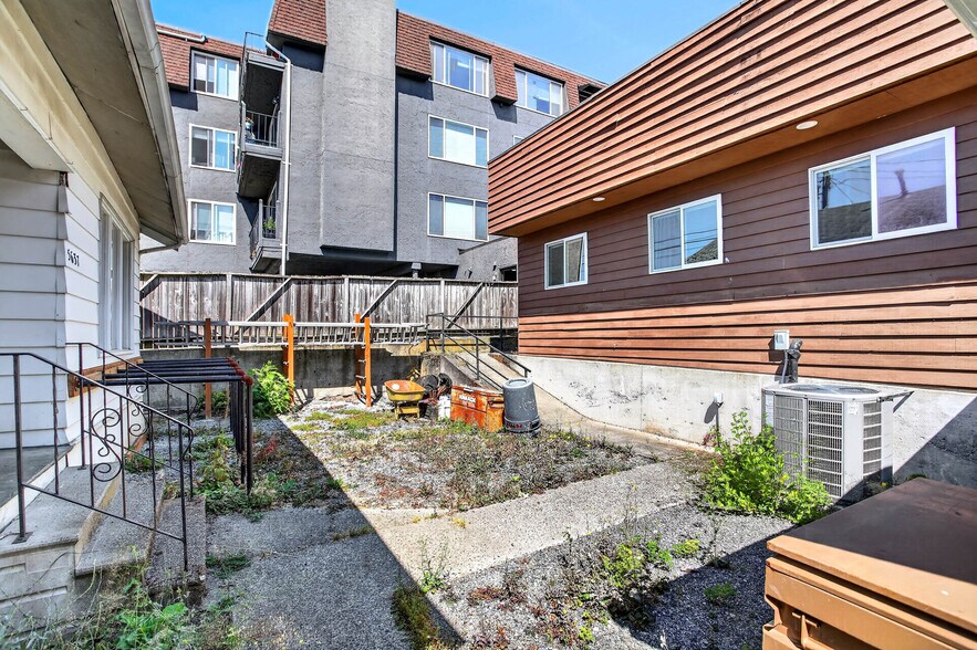 More Photos Of 5639 California Ave SW, Seattle Office For Sale