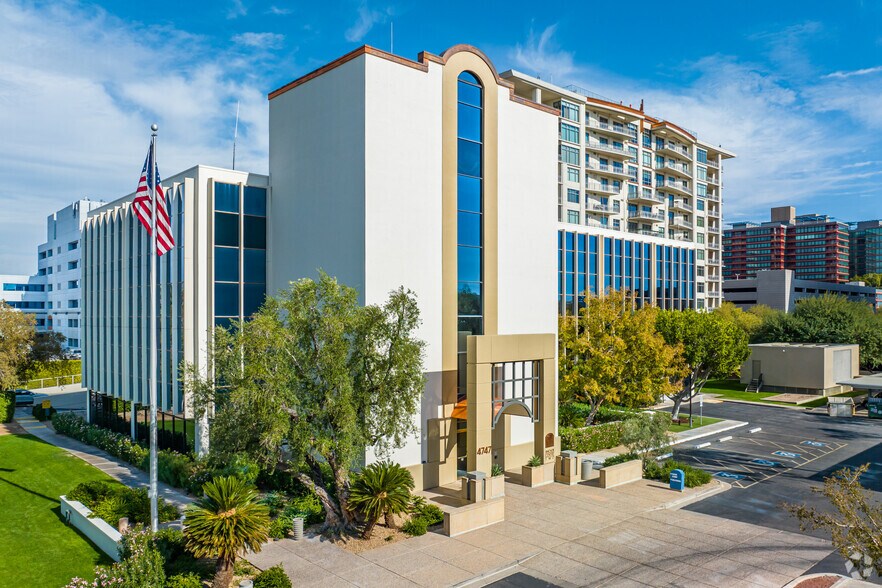 More Photos Of 4747 N 22nd St, Phoenix Office For Lease