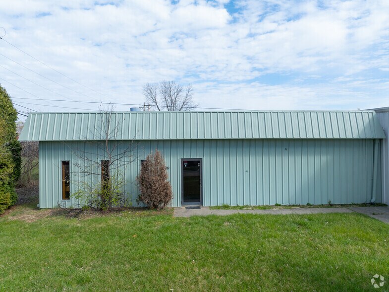 More Photos Of 2620 Bobmeyer Rd, Hamilton Warehouse For Lease