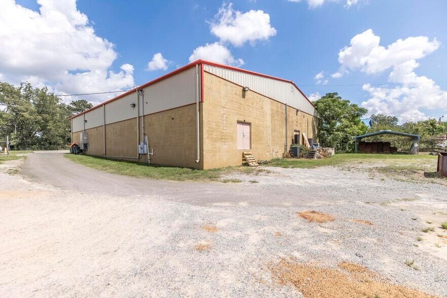 More Photos Of 3260 GA Highway 26 E, Montezuma Truck Stop For Sale