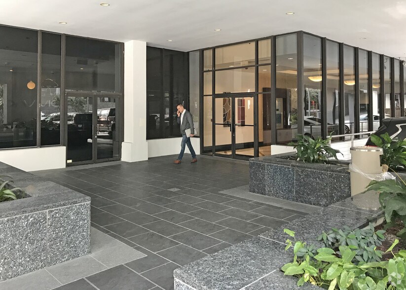 More Photos Of 1110 Brickell Ave, Miami Office For Lease